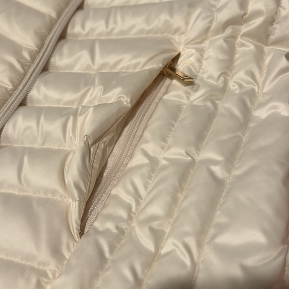 Gallery Size L  Down Vest Pearl White NWOT Full Zip Quilted Removable Hood - Picture 10 of 11